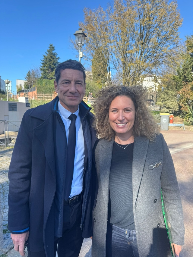 David Lisnard avec une sympathisante - Mars 2026